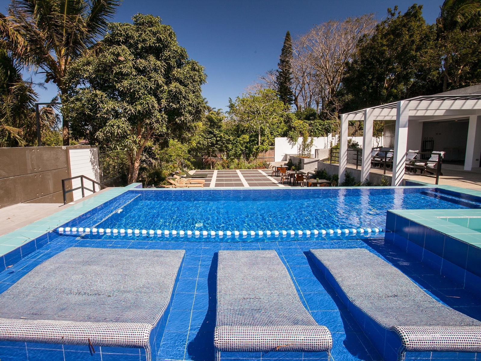 T House Hotel Tagaytay City Екстериор снимка